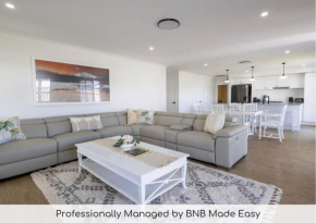 Luxury on Lesmurdie - Close to Zoo & Golf Club